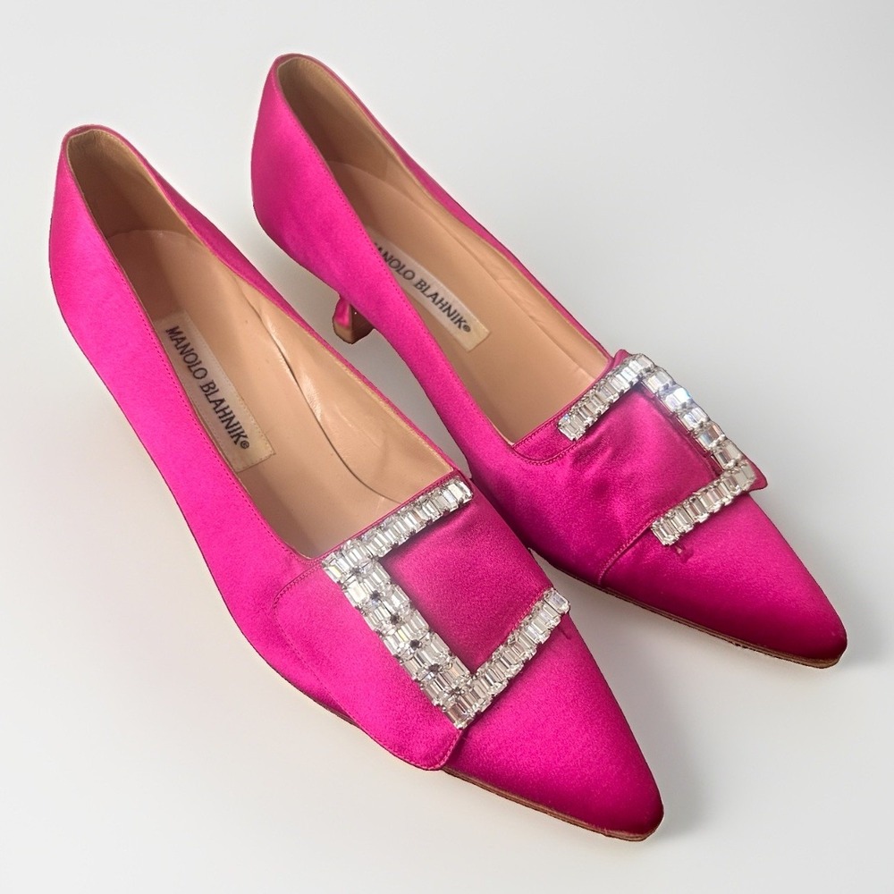 Manolo Blahnik Fuchsia Pink Hangisi Satin Kitten Heel Pumps 37.5 Crystal Jewels